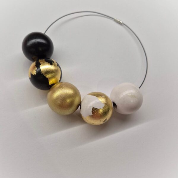 Колие „Black, White, Gold"