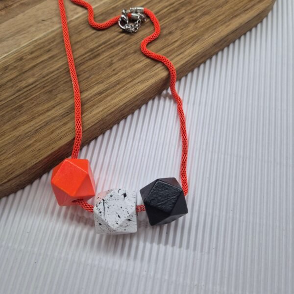Колие "Hexamood orange"